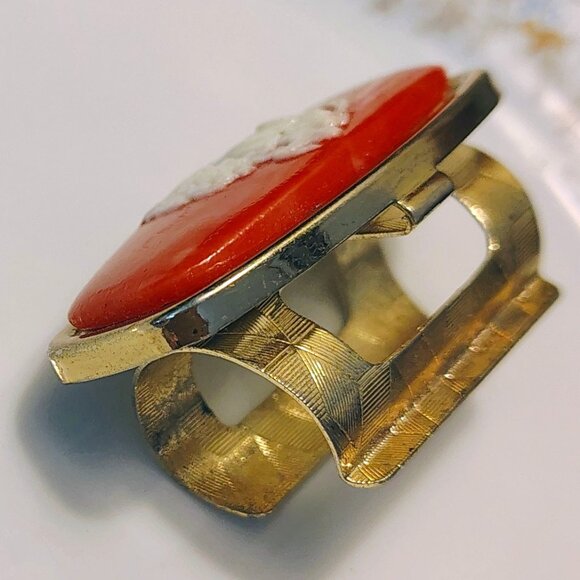 Vintage Japan Mirrored Lipstick Tube Holder Ring Cameo Carved Coral Lucite - Picture 4 of 8